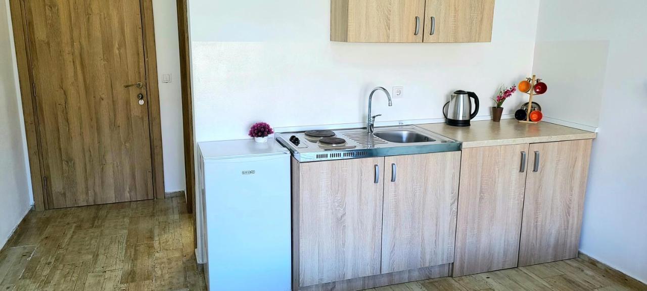 Riviera Inn Apartments Ulcinj Exteriör bild