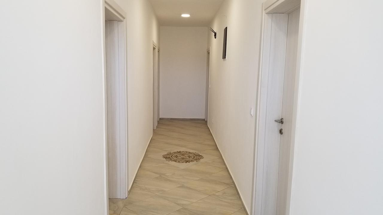 Riviera Inn Apartments Ulcinj Exteriör bild